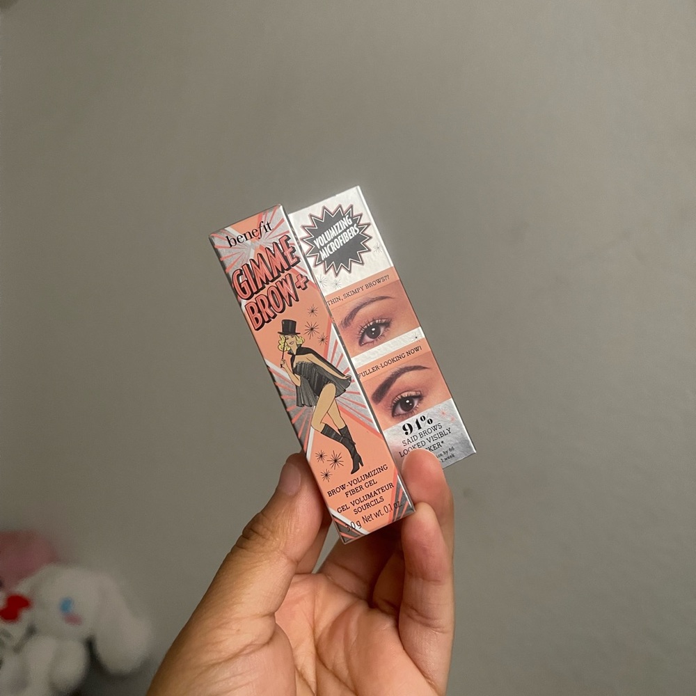 Benefit gimme brow in shade 6